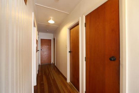 Photo of property in 712 Grove Road, Mayfair, Hastings, 4122