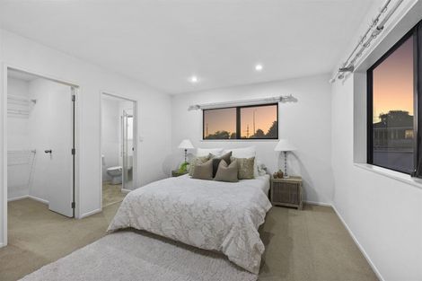 Photo of property in 209a Forrest Hill Road, Forrest Hill, Auckland, 0620