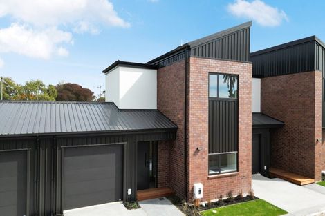 Photo of property in 2/13 Pulham Crescent, Queenwood, Hamilton, 3210