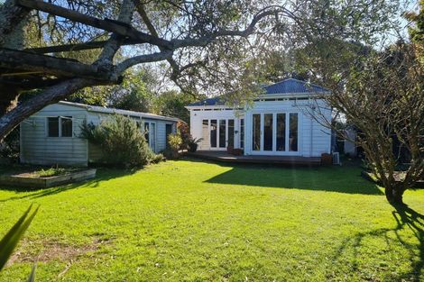 Photo of property in 31 Sutherland Road, Point Chevalier, Auckland, 1025
