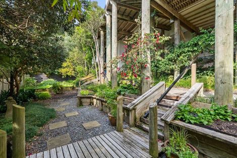 Photo of property in 52 Walter Road, Lowry Bay, Lower Hutt, 5013