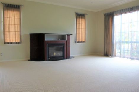 Photo of property in 15 Kaseng Place, East Tamaki Heights, Auckland, 2016