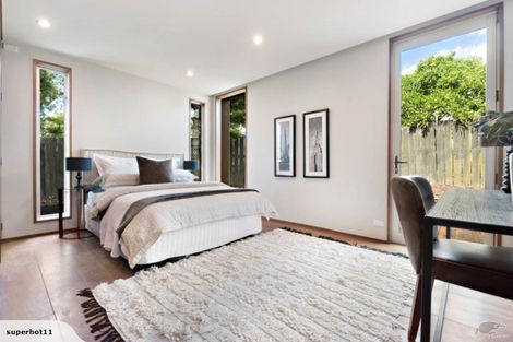 Photo of property in 8a Wairata Place, Te Atatu South, Auckland, 0610