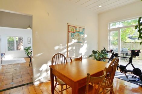 Photo of property in 29 Stafford Road, Northcote Point, Auckland, 0627