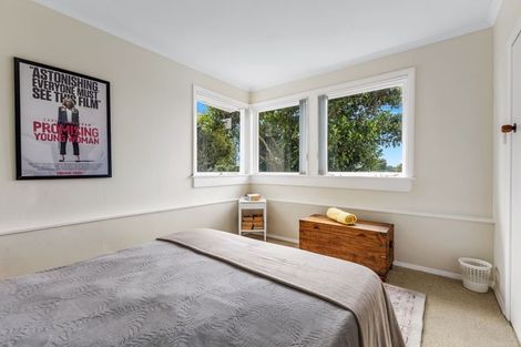 Photo of property in 10 Lawry Street, Moturoa, New Plymouth, 4310