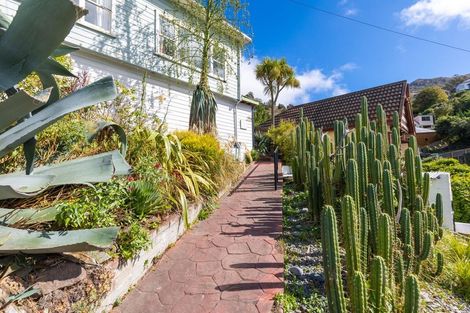 Photo of property in 13 Hawkhurst Road, Lyttelton, 8082