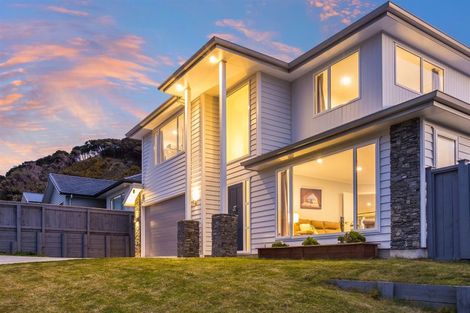 Photo of property in 16 Schooner Drive, Whitby, Porirua, 5024