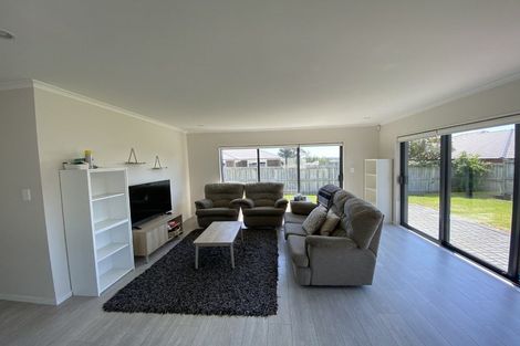 Photo of property in 4 Pohue Avenue, Huapai, Kumeu, 0810
