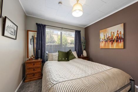 Photo of property in 13 Whitechapel Grove, Stokes Valley, Lower Hutt, 5019