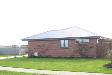 Photo of property in 1 Farringdon Avenue, Rototuna North, Hamilton, 3210