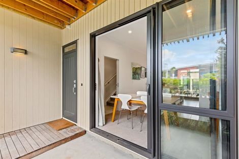 Photo of property in 33 De Havilland Road, Hobsonville, Auckland, 0616