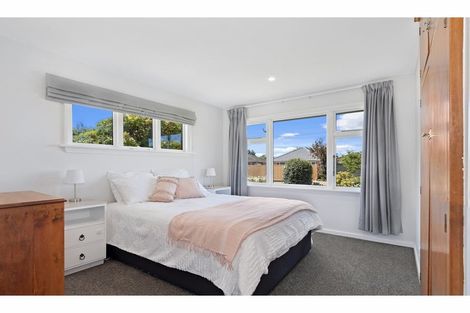 Photo of property in 15 Torquay Place, Bryndwr, Christchurch, 8053