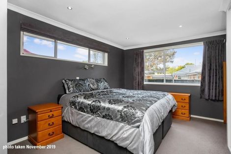 Photo of property in 25 Ambleside Drive, Burnside, Christchurch, 8053