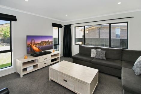 Photo of property in 15 Frederick Place, Whalers Gate, New Plymouth, 4310