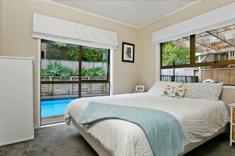 Photo of property in 11 Squirrel Lane, Browns Bay, Auckland, 0630