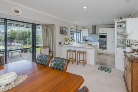 Photo of property in 7 Cranbrook Grove, Waikanae, 5036