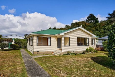 Photo of property in 4 Mclellan Street, Tawa, Wellington, 5028
