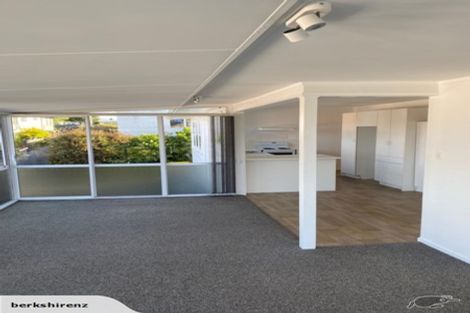 Photo of property in 73 Waimumu Road, Massey, Auckland, 0614