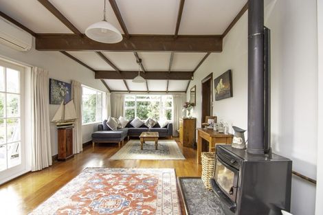 Photo of property in 200 Aokautere Drive, Fitzherbert, Palmerston North, 4471