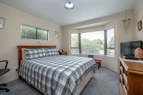 Photo of property in 8 Deller Grove, Silverstream, Upper Hutt, 5019
