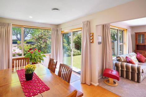 Photo of property in 8 Brookby Crescent, Avonhead, Christchurch, 8042