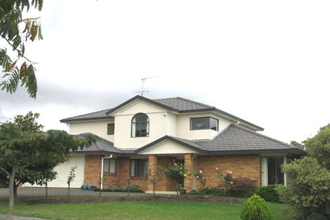 Photo of property in 5 Hogarth Rise, West Harbour, Auckland, 0618