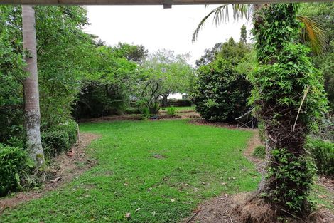 Photo of property in 31 Awaroa Road, Sunnyvale, Auckland, 0612