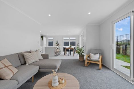 Photo of property in 32 Glenbervie Drive, Glenbervie, 0173