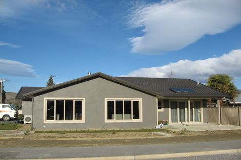 Photo of property in 50 Neplusultra Street, Cromwell, 9310