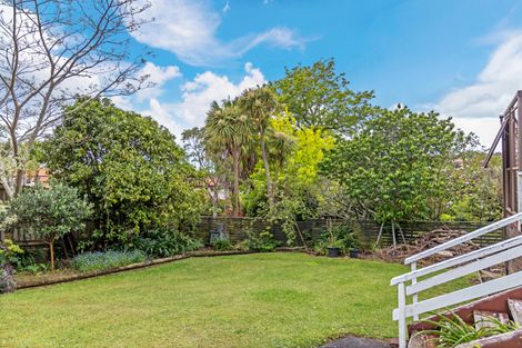 Photo of property in 118 Whangaparaoa Road, Red Beach, 0932