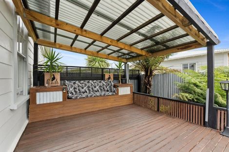 Photo of property in 9 Atkinson Street, Woodville, 4920