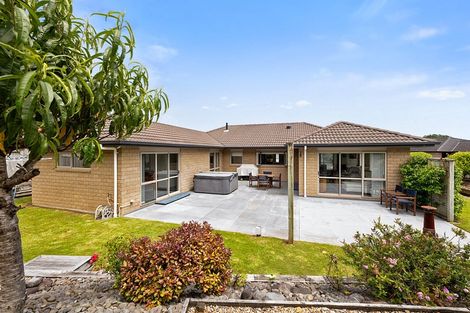 Photo of property in 27 Redwood Crescent, Hurdon, New Plymouth, 4310