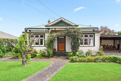 Photo of property in 106 Forest Lake Road, Forest Lake, Hamilton, 3200