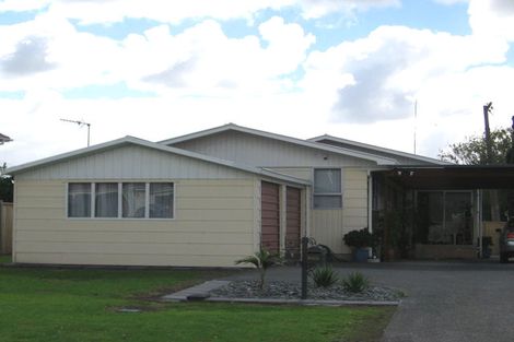 Photo of property in 2 Frank Evans Place, Henderson, Auckland, 0610