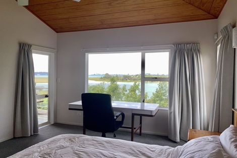 Photo of property in 153b West Harbour Drive, West Harbour, Auckland, 0618