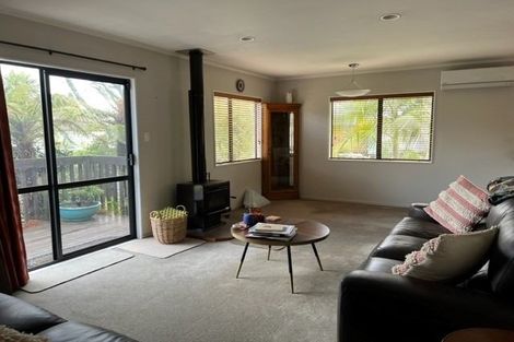 Photo of property in 3/77 Konini Road, Titirangi, Auckland, 0604