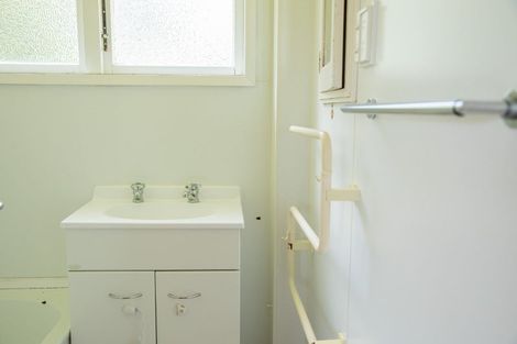 Photo of property in 43 Hillary Crescent, Belmont, Auckland, 0622