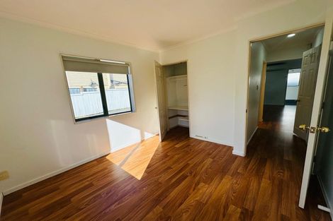 Photo of property in 18 Patts Avenue, Glendene, Auckland, 0602