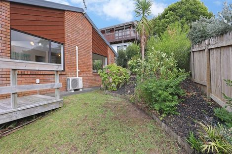 Photo of property in 1/25 Rhinevale Close, Henderson, Auckland, 0612