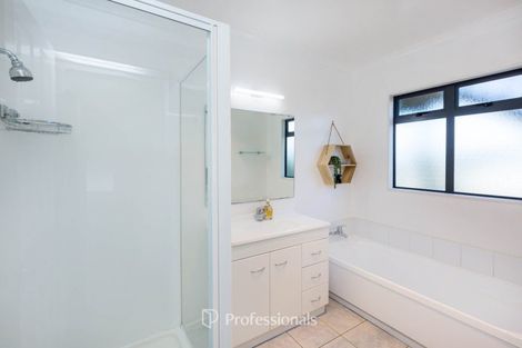 Photo of property in 28 Kirton Drive, Riverstone Terraces, Upper Hutt, 5018