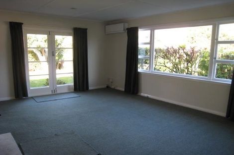 Photo of property in 12 Karu Crescent, Waikanae, 5036