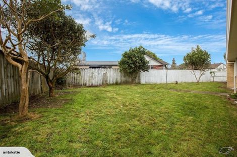 Photo of property in 11 Rosemead Place, Randwick Park, Auckland, 2105