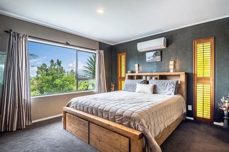 Photo of property in 99 John Downs Drive, Browns Bay, Auckland, 0630