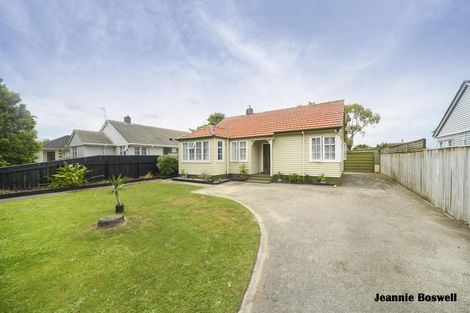 Photo of property in 654 Featherston Street, Roslyn, Palmerston North, 4414