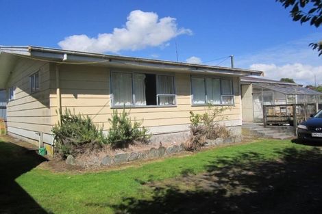 Photo of property in 22 Cron Avenue, Te Atatu South, Auckland, 0610