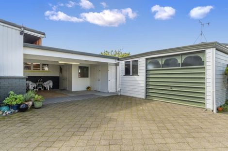 Photo of property in 90 Edgecumbe Road, Tauranga, 3110