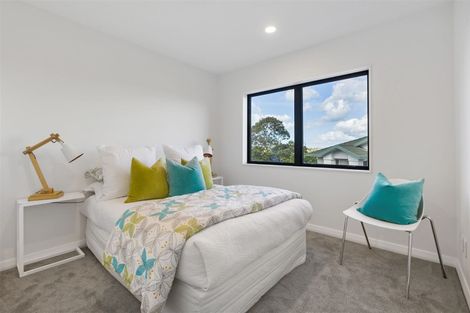 Photo of property in 24 Lorikeet Place, Unsworth Heights, Auckland, 0632