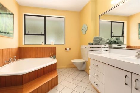 Photo of property in 16 Eclipse Lane, Whitby, Porirua, 5024