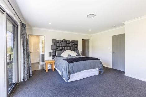 Photo of property in 7 Hartwell Drive, Kelvin Grove, Palmerston North, 4470