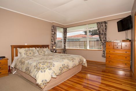 Photo of property in 7 Droylsden Place, Palmerston North, 4410